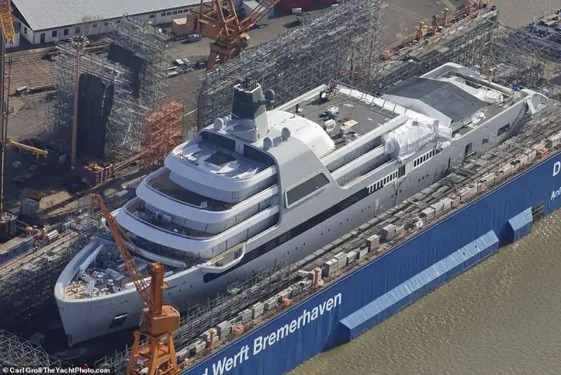 solaris, il nuovo yacht di roman abramovich 8