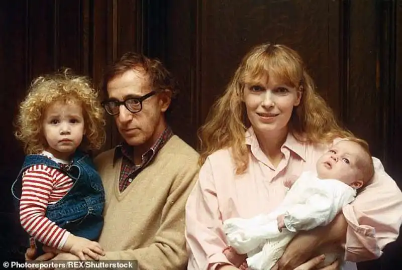 wody allen mia farrow e i figli dylan e ronan