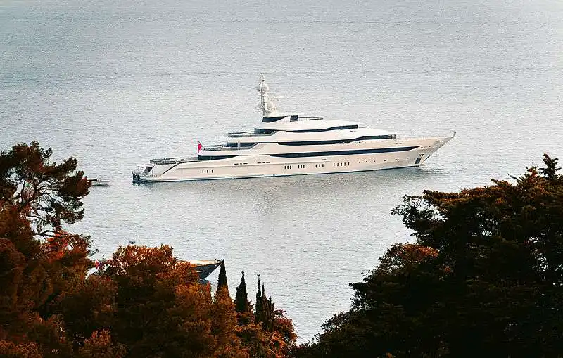 amore vero yacht di igor sechin  3 