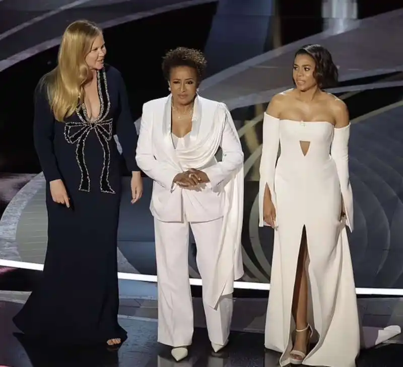 amy schumer, wanda sykes regina hall   oscar