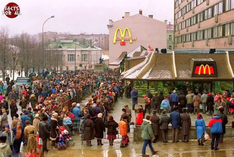 apertura mcdonald's mosca  