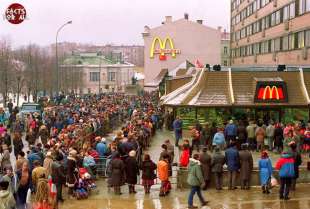 apertura mcdonald's mosca