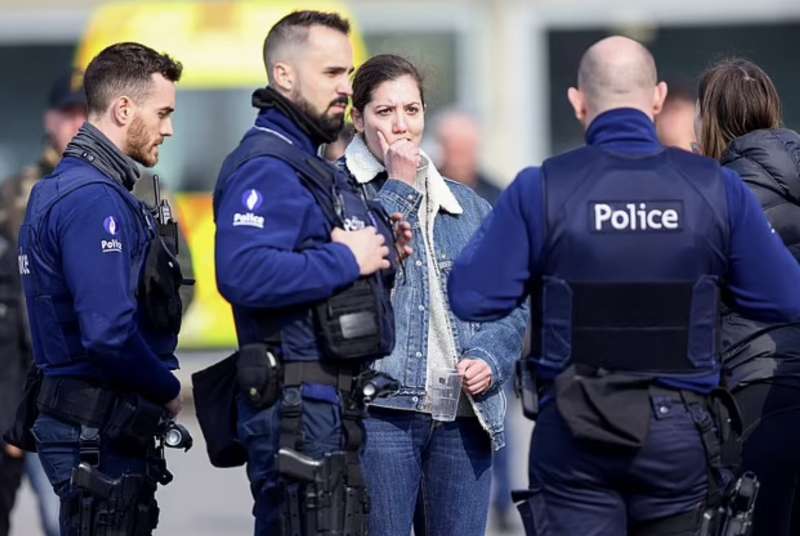 auto sulla folla a strepy bracquegnies, in belgio 1