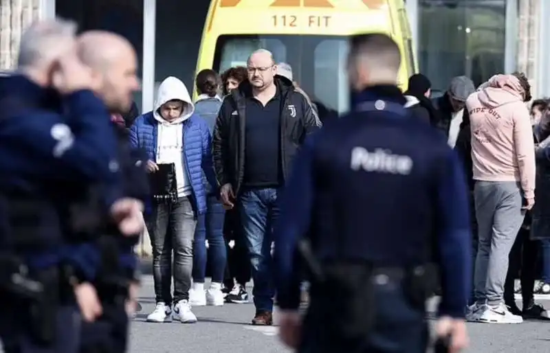 auto sulla folla a strepy bracquegnies, in belgio   4