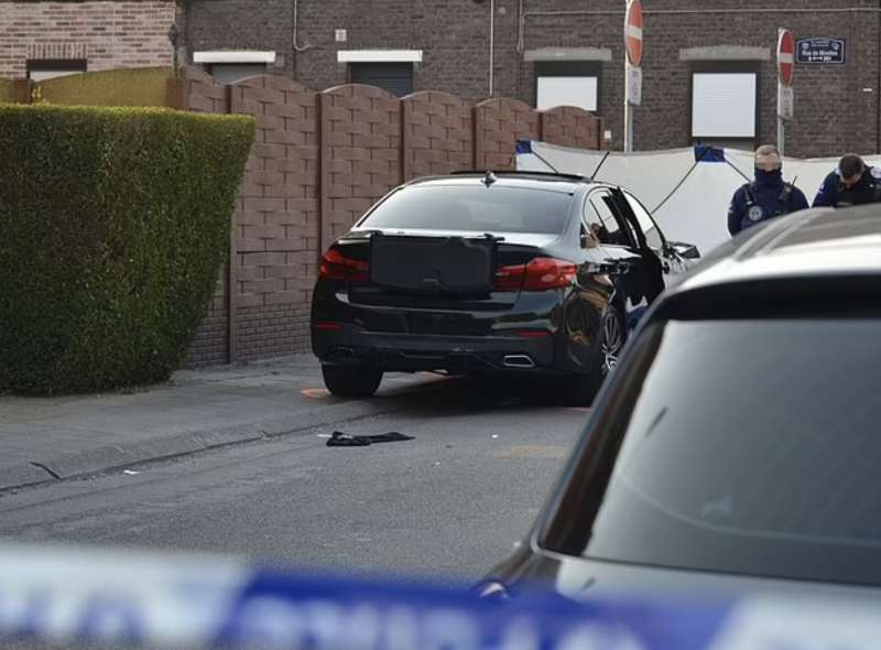 auto sulla folla a strepy bracquegnies, in belgio 8