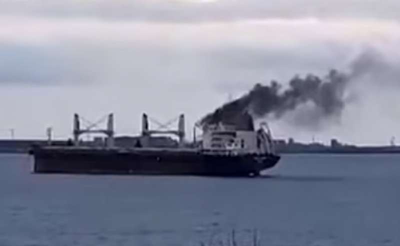 banglar samriddhi nave bengalese colpita al porto di olvia sul mar nero