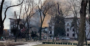 bombe sul teatro di mariupol 5