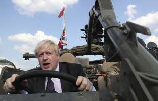 BORIS JOHNSON IN VERSIONE INTERVENTISTA