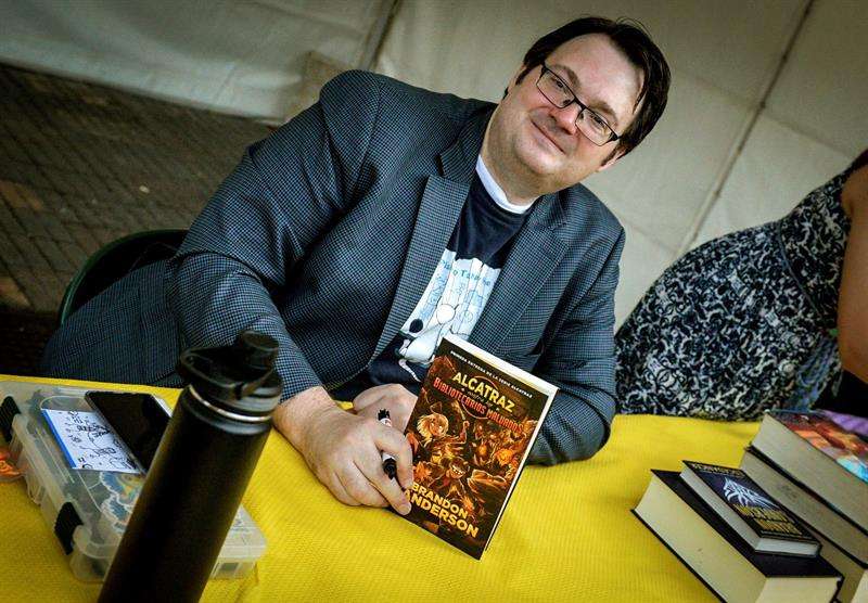 brandon sanderson 9