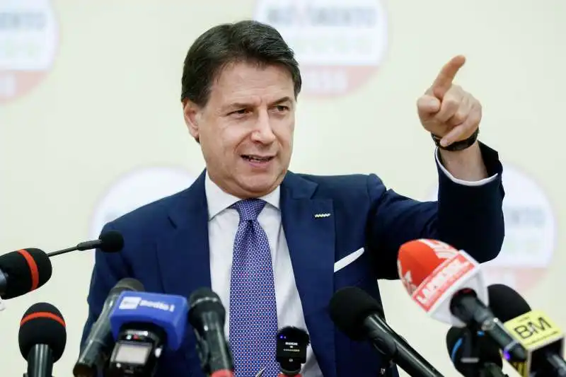 conferenza stampa di giuseppe conte al termine della riunione dei comitati del m5s   8