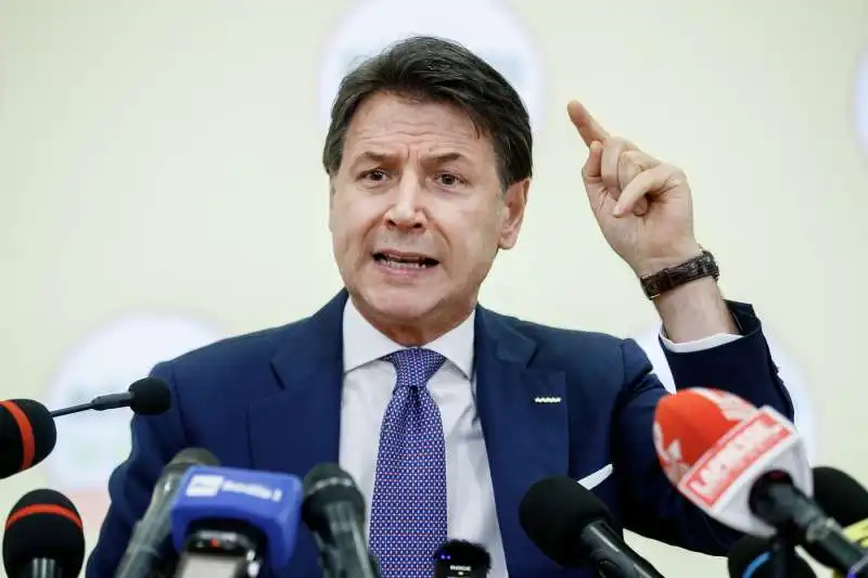 conferenza stampa di giuseppe conte al termine della riunione dei comitati del m5s   11