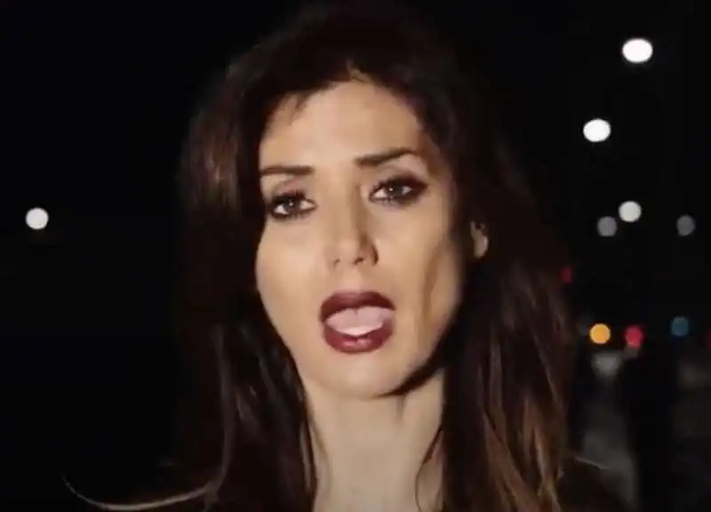 daniela martani nel video l uomo che non sei