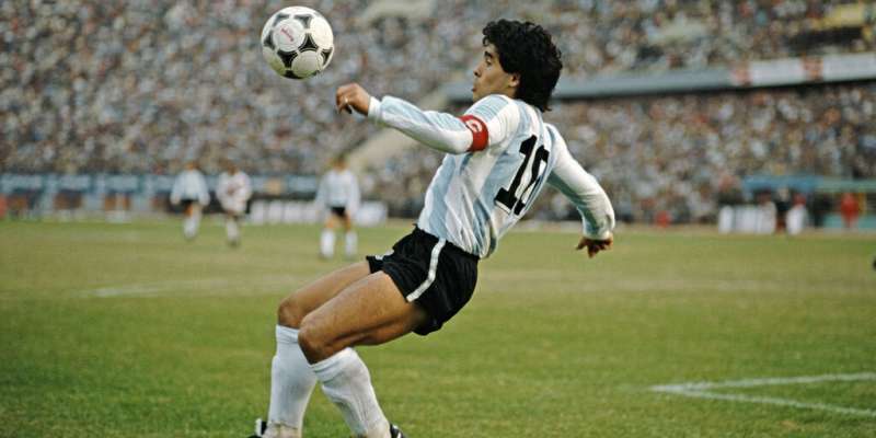 Diego Armando Maradona CON LA MAGLIA DELL ARGENTINA