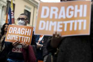 draghi dimettiti manifestazione di alternativa