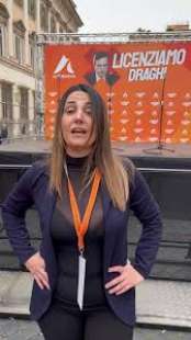 emanuela corda alla manifestazione contro draghi