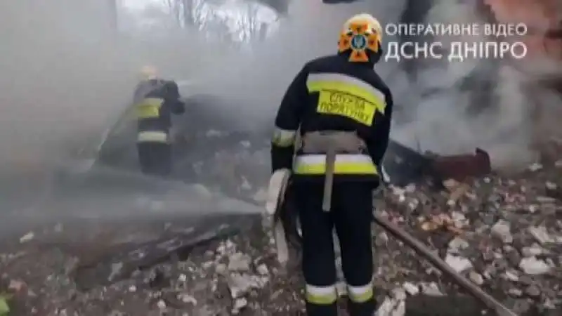 Fabbrica di scarpe bombardata in Ucraina