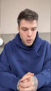 fedez in lacrime racconta di avere una malattia 13