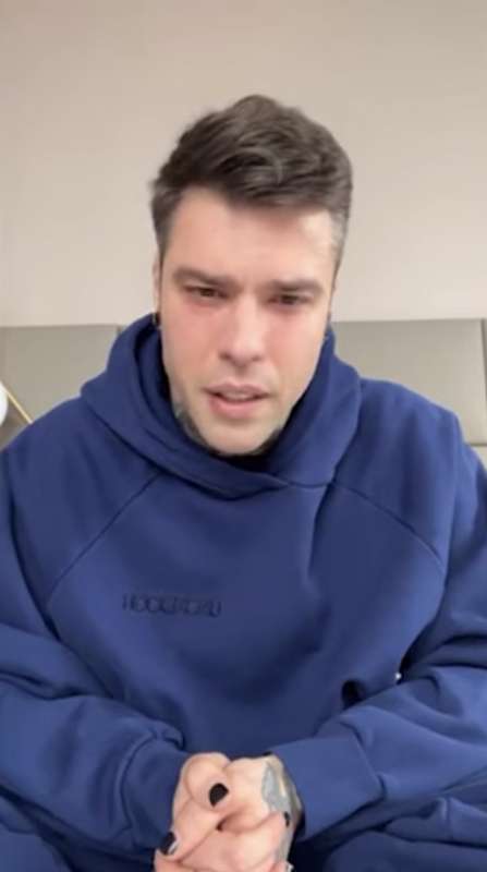 fedez in lacrime racconta di avere una malattia 8