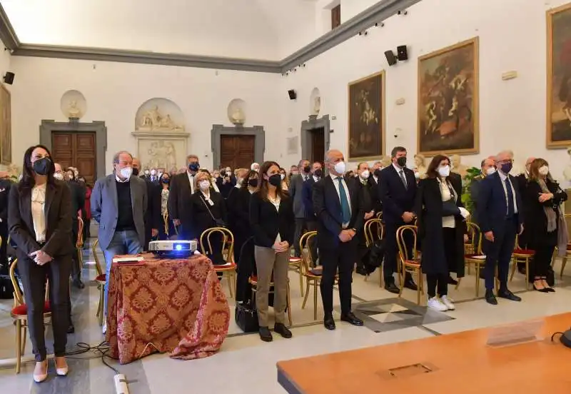 gli invitati cantano l inno d italia (1)