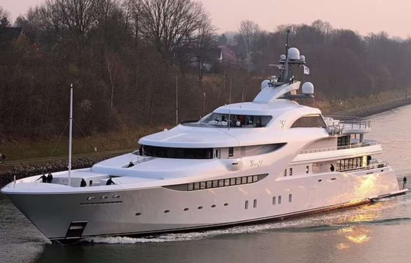 graceful lo yacht di putin.