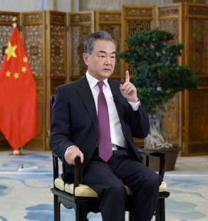 il ministro degli esteri cinese wang yi 1