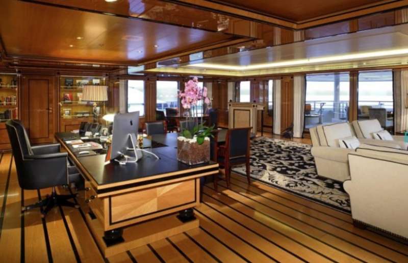 interno dello yacht dilbar 3