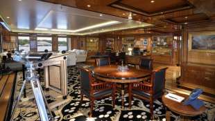 interno dello yacht dilbar 7