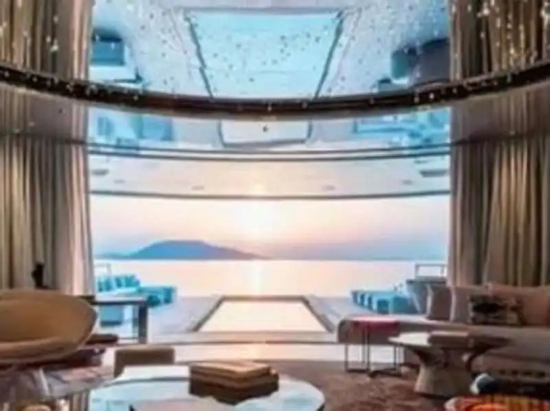 interno dello yacht dilbar 8