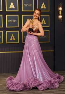 jessica chastain con l'oscar 2