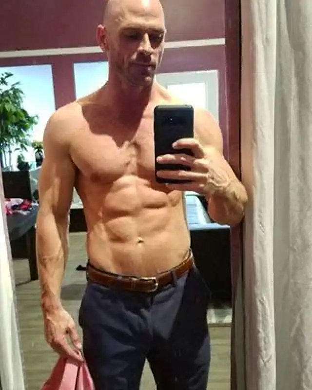 johnny sins selfie