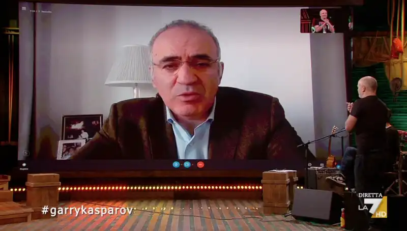 KASPAROV A PROPAGANDA LIVE