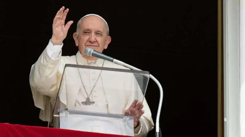   l angelus di papa francesco 