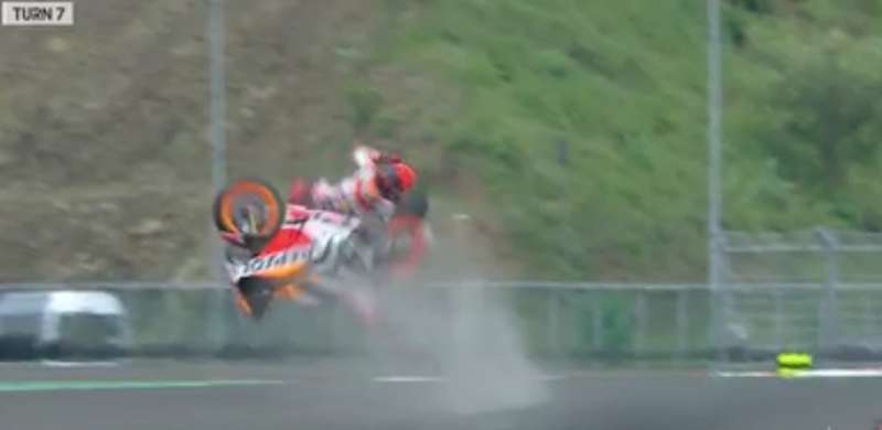 la caduta di marc marquez 3