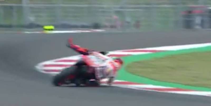 la caduta di marc marquez 8