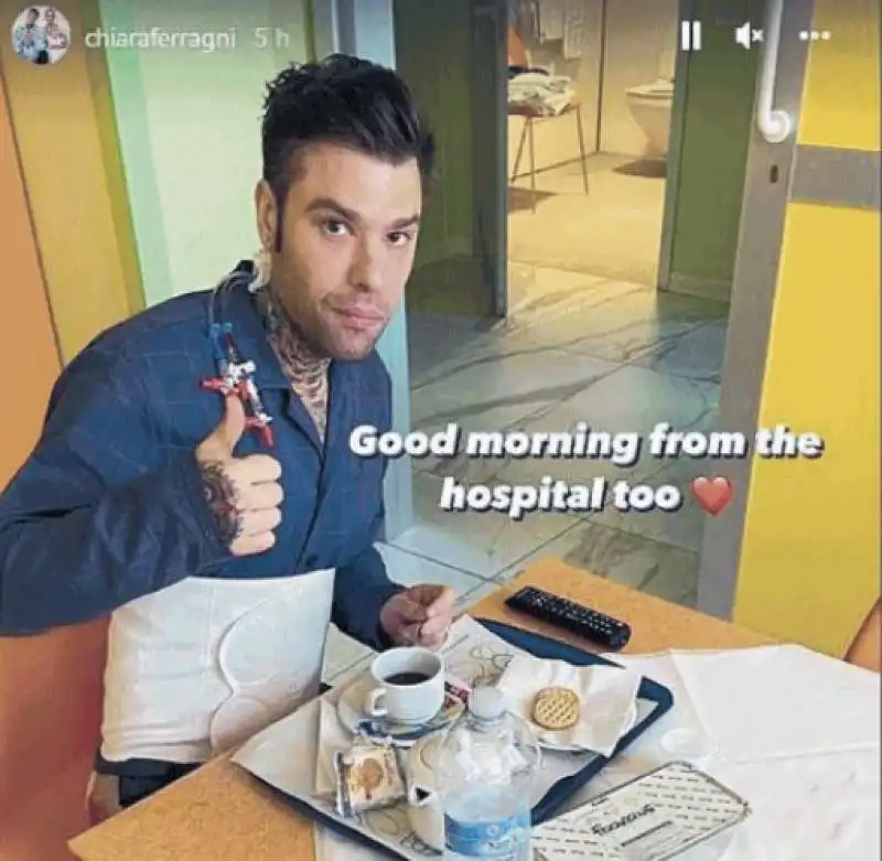 LA COLAZIONE DI FEDEZ AL SAN RAFFAELE NELLE STORIES DI CHIARA FERRAGNI 