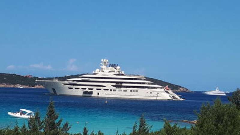 lo yacht di alishar usmanov