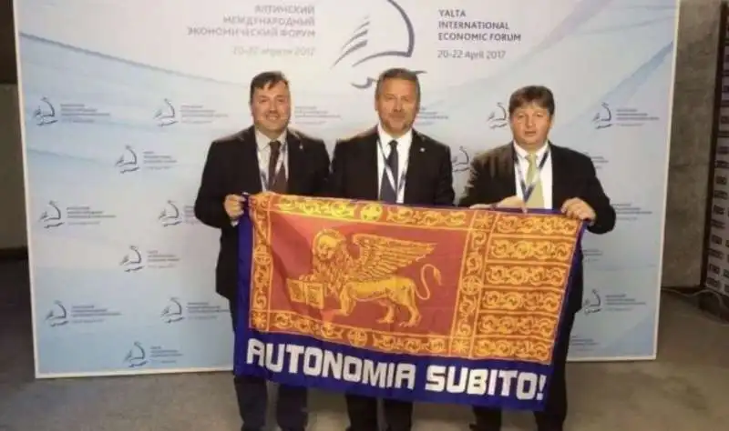 Luciano Sandona, Roberto Ciambetti e Stefano Valdegamberi, in Crimea nel 2017 