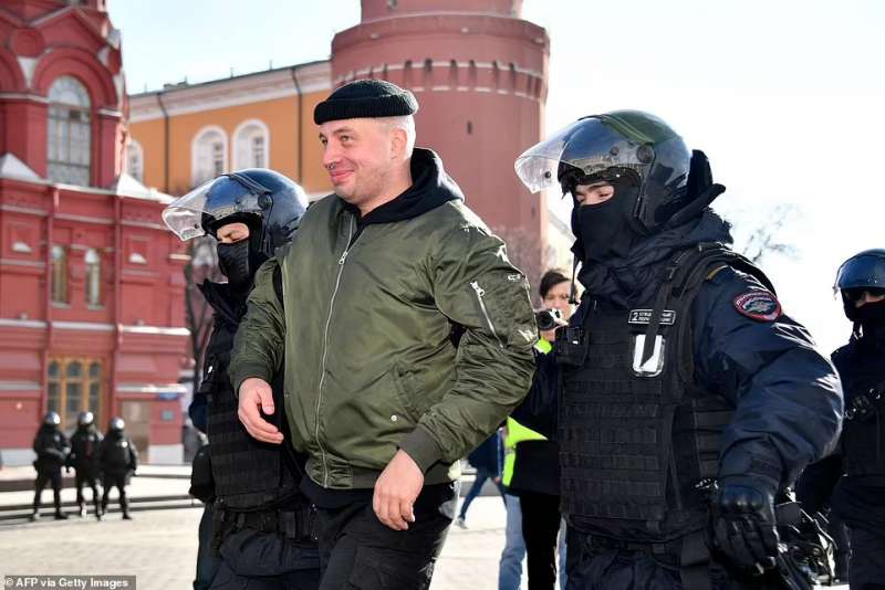 Manifestanti arrestati in Russia 8