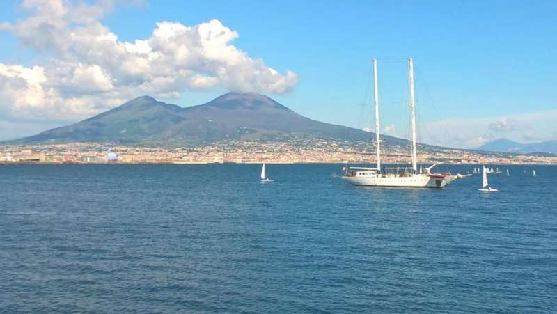 mare del golfo di napoli 4