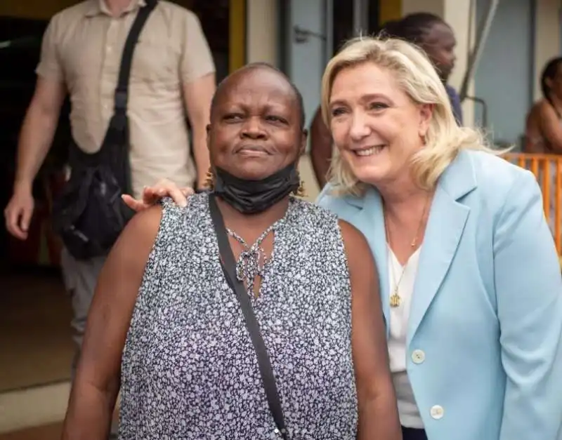 marine le pen in guadalupa 2