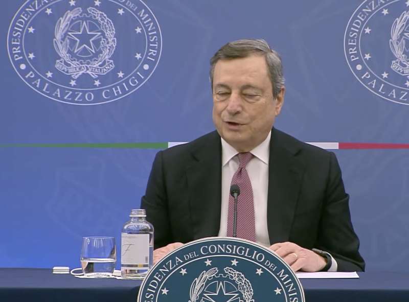 mario draghi in conferenza stampa 4