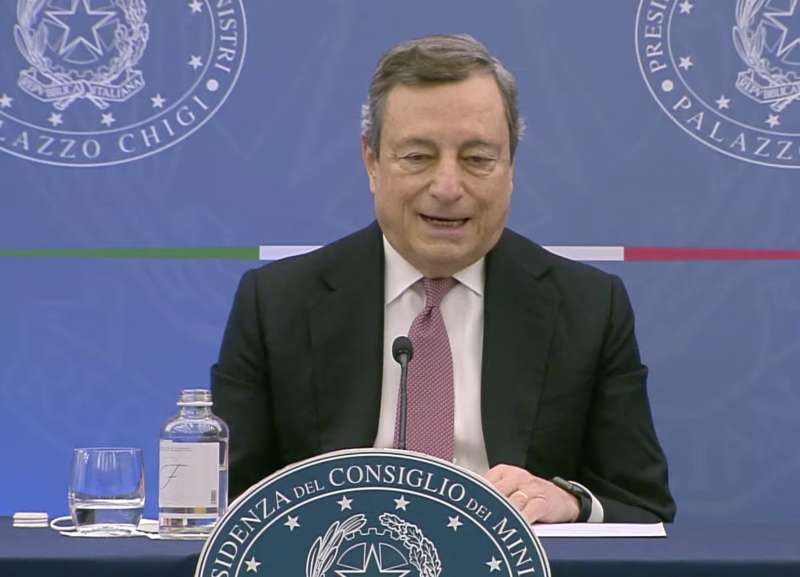 mario draghi in conferenza stampa 5