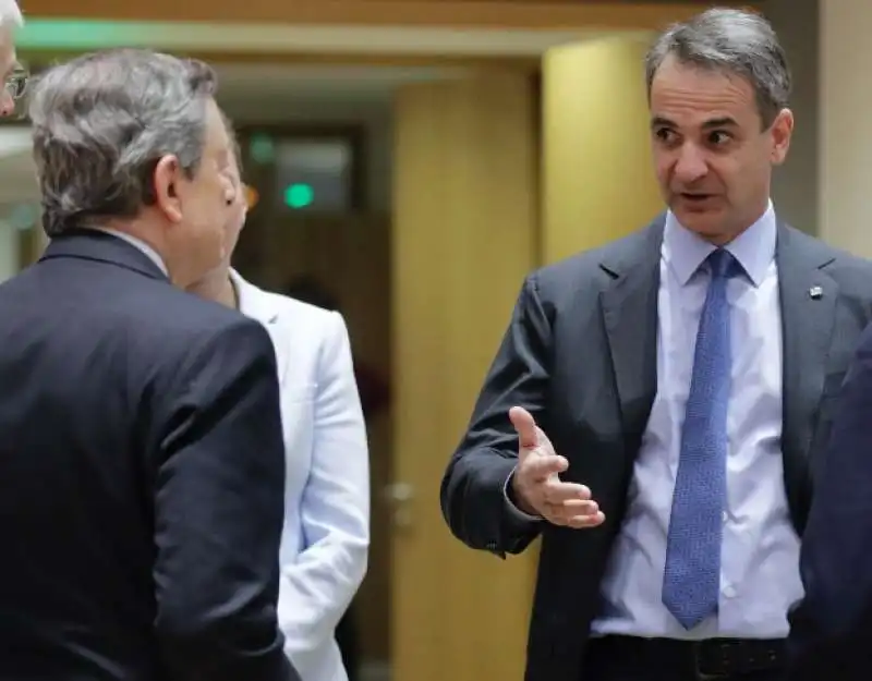 mario draghi kyriakos mitsotakis al consiglio europeo 