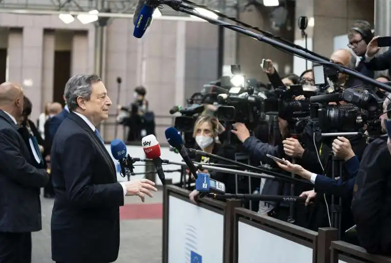 mario draghi   punto stampa a bruxelles 