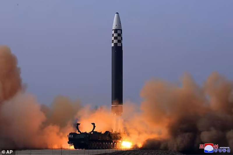 Missile balistico intercontinentale (ICBM) lanciato ieri dalla Corea del Nord