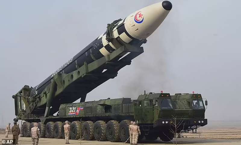 Missile balistico intercontinentale (ICBM) lanciato ieri dalla Corea del Nord 2