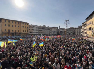 piazza per la pace a firenze