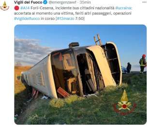 Pullman ribaltato su A1 3