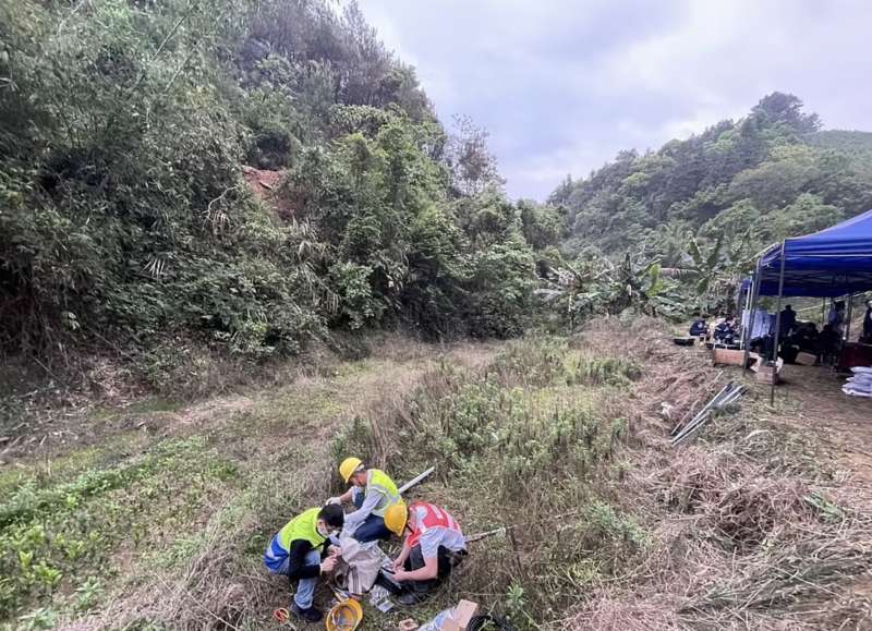 ricerche dopo lo schianto del boeing 737 china eastern 5