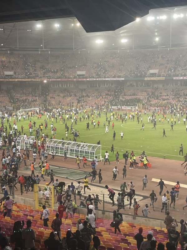 scontri allo stadio durante nigeria ghana